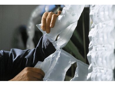 240102_-_160er_Kissen__Detailsansicht_Kissen_abreissen